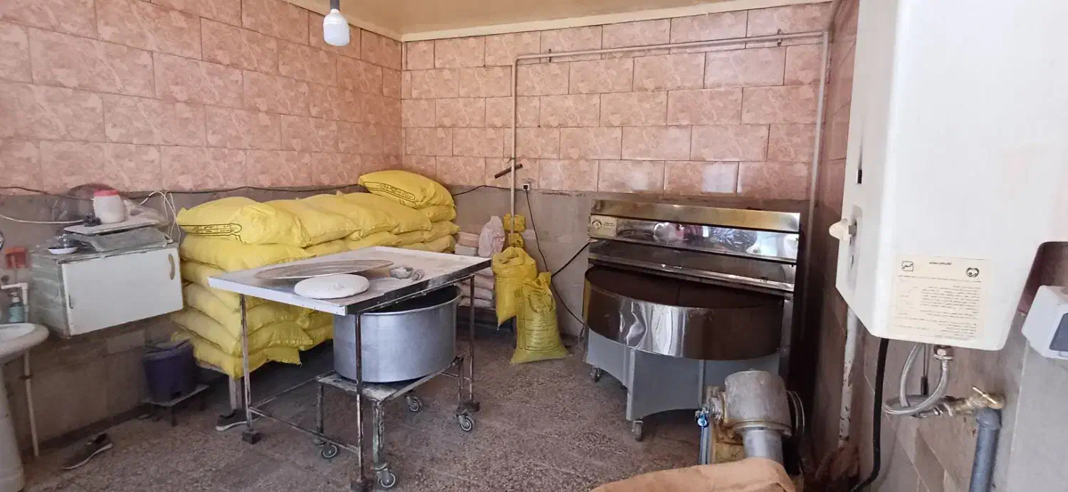 یک دستگاه نانوایی سنتی برقی با فول امکانات|فروشگاه و مغازه|آبدانان, |دیوار