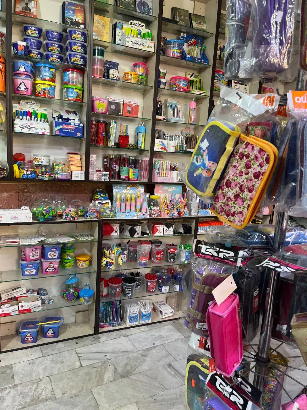 فروشنده فروشگاه فرهنگی|استخدام خدمات فروشگاه و رستوران|ساری, |دیوار