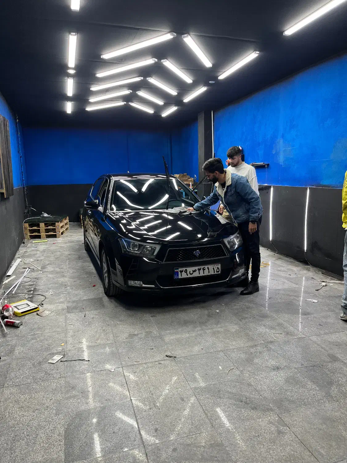 نیاز به نقاش و لیسهگیر حرفهای خودرو|استخدام صنعتی، فنی، مهندسی|میاندوآب, |دیوار