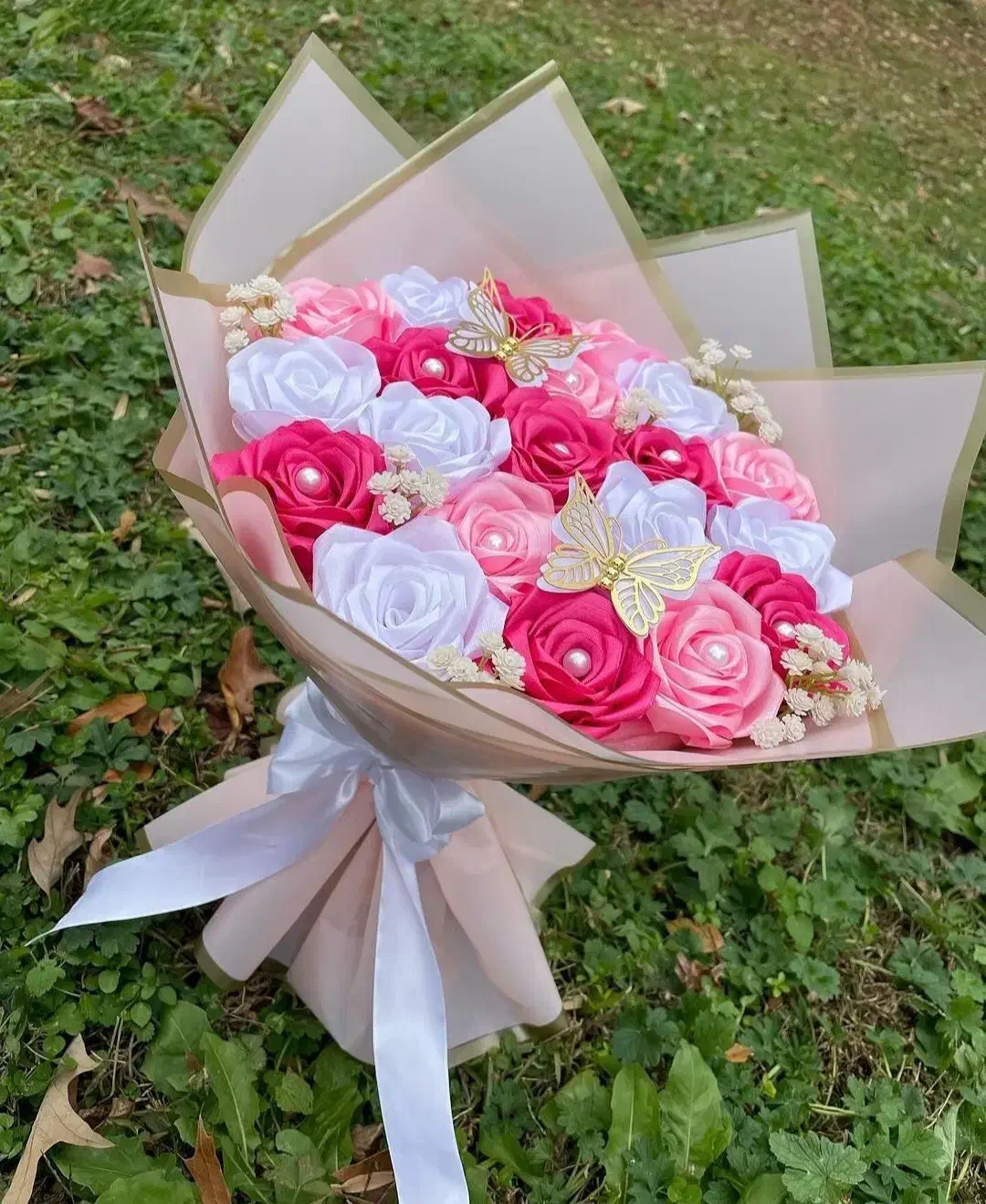 دسته گل رز روبانی|گل مصنوعی|شیراز, میانرود|دیوار