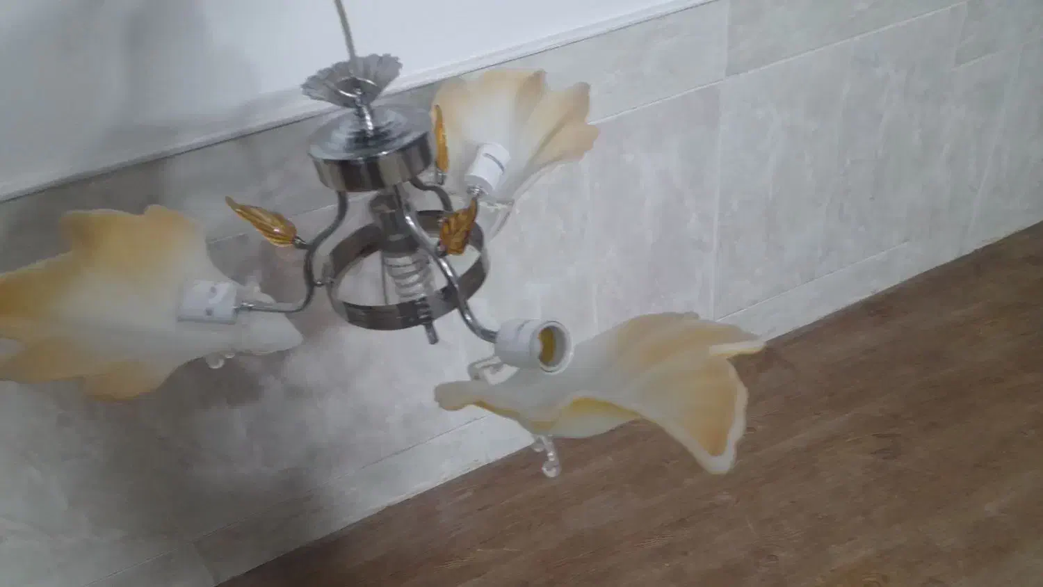 لوستر|لوستر و چراغ آویز|نیشابور, گنبد سبز|دیوار