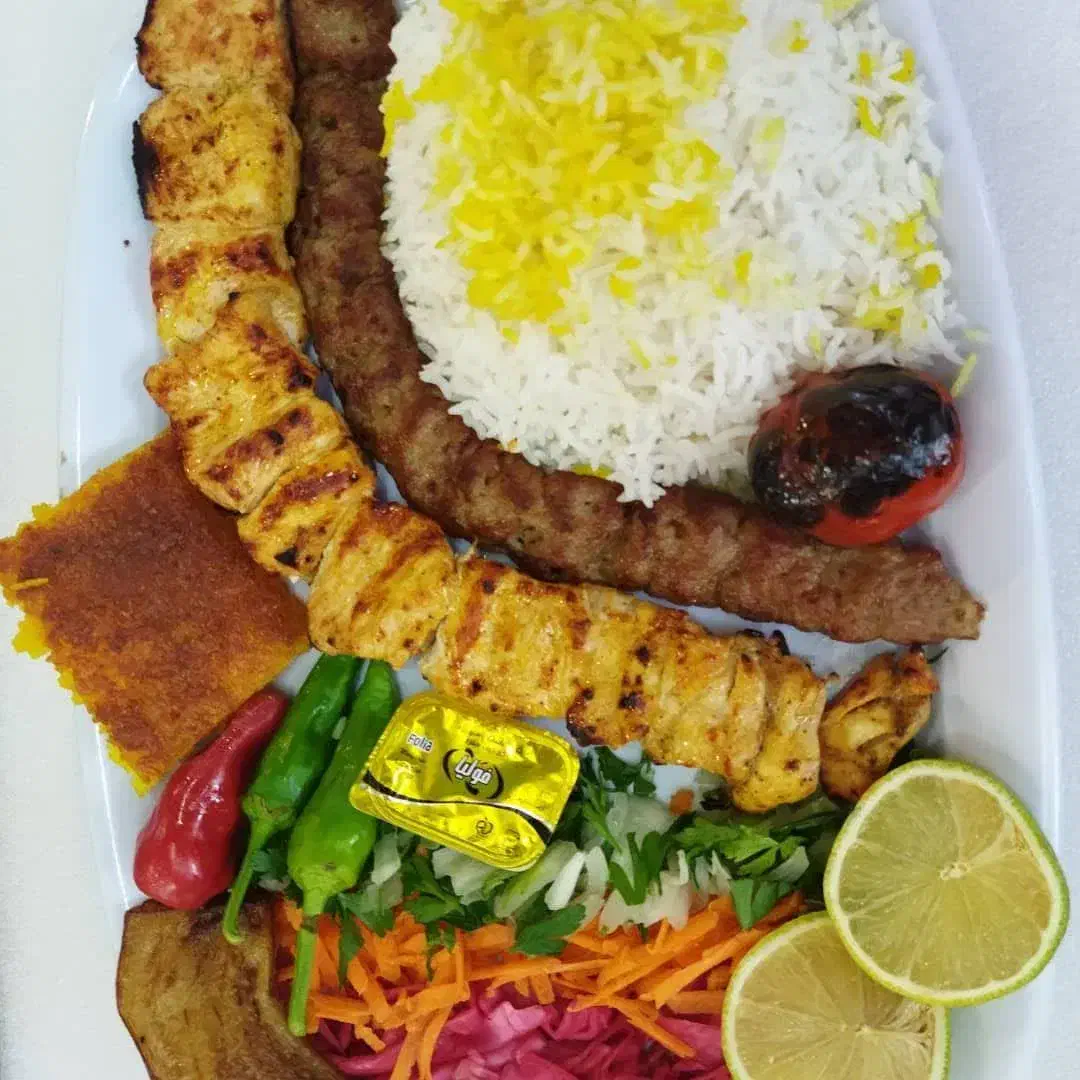 آشپز خانم ماهرو سالنکار خانم ماهر نیازمندیم|استخدام خدمات فروشگاه و رستوران|قم, شهر قائم|دیوار