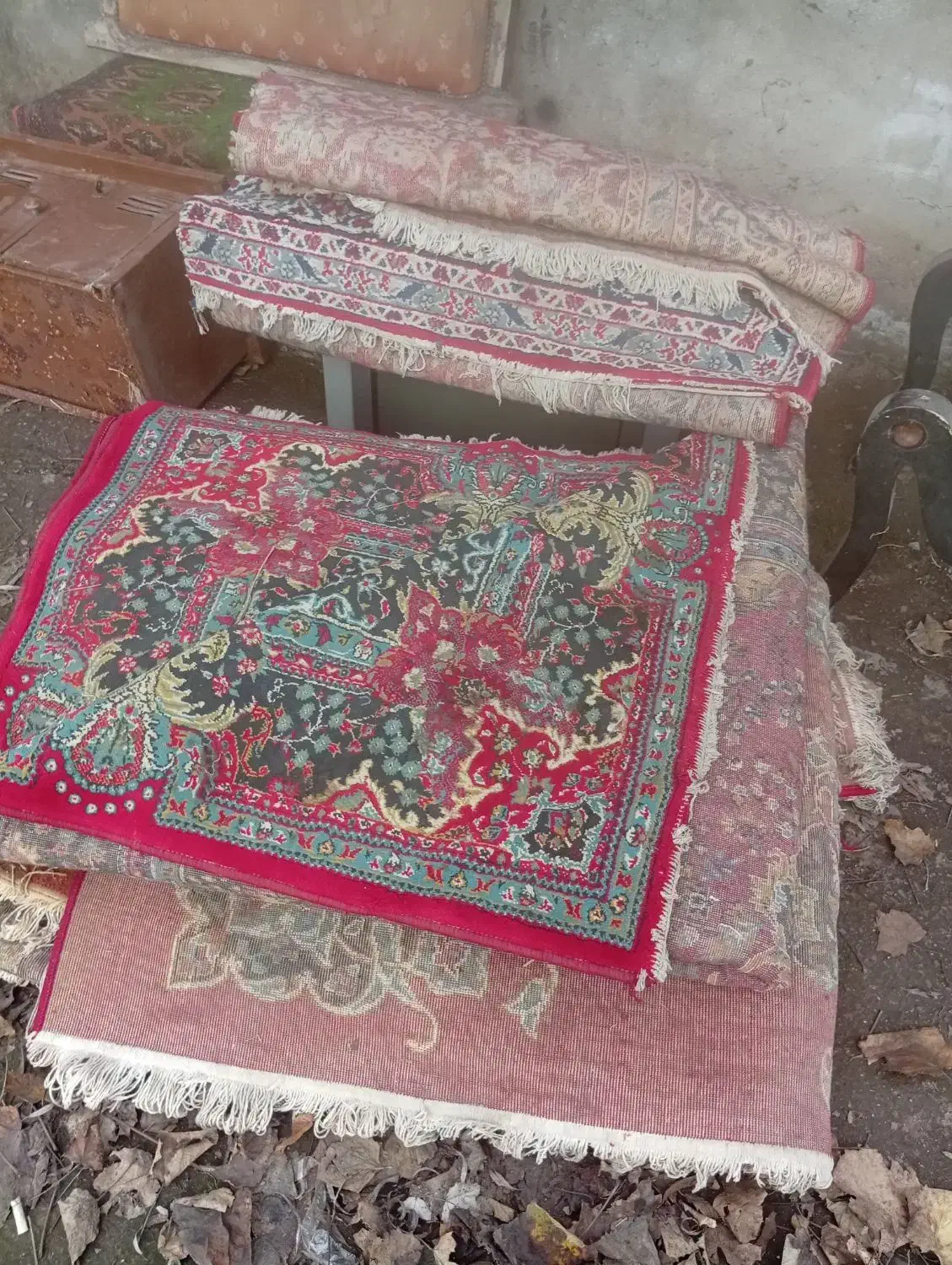 فرش در حد نو|فرش|سنگر, |دیوار