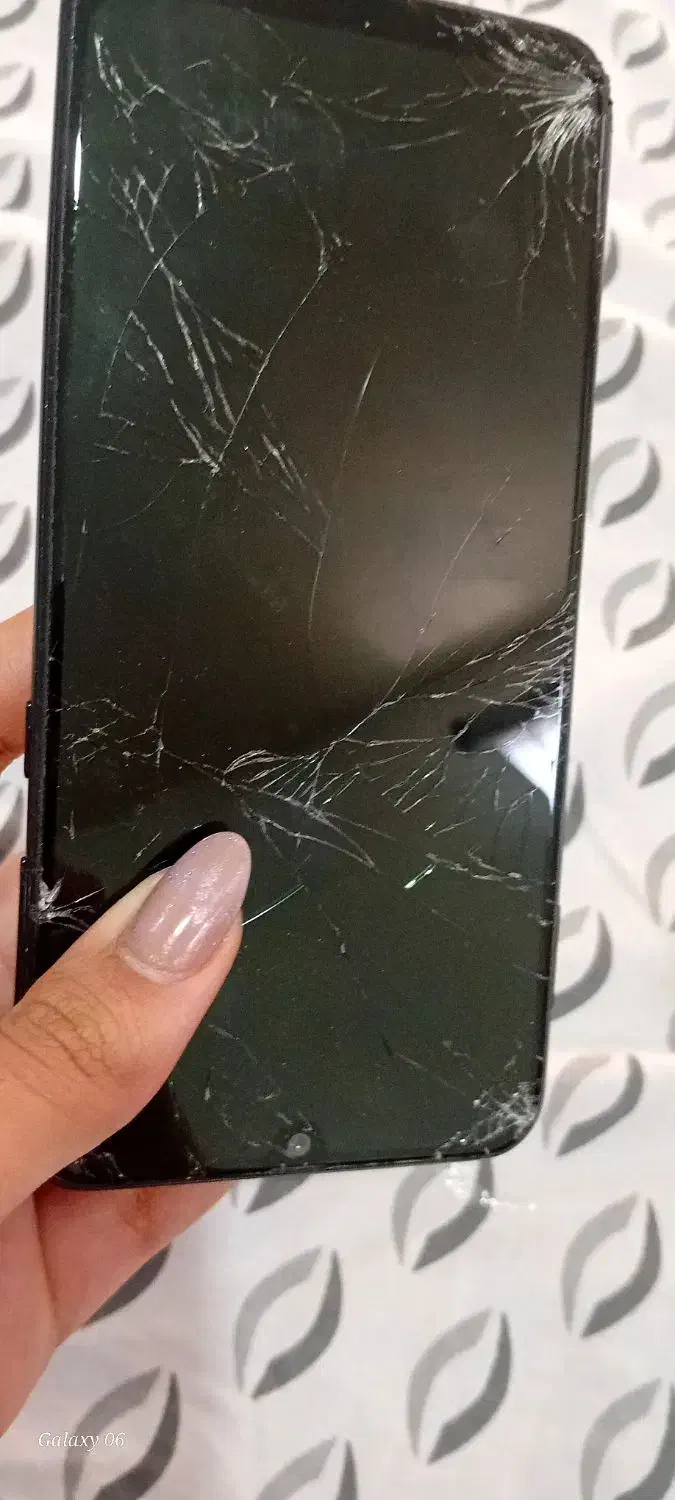 گوشی|موبایل|میانه, |دیوار