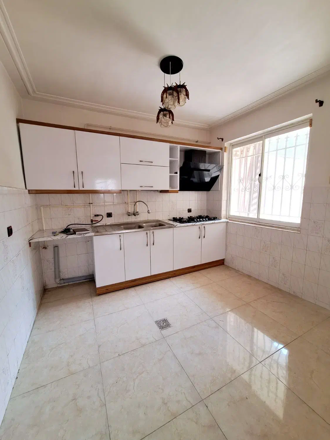 ویلایی ۱۰۰متری فلکه گاز شهرک قدس تخلیه س|اجارهٔ خانه و ویلا|رشت, شهرک قدس|دیوار