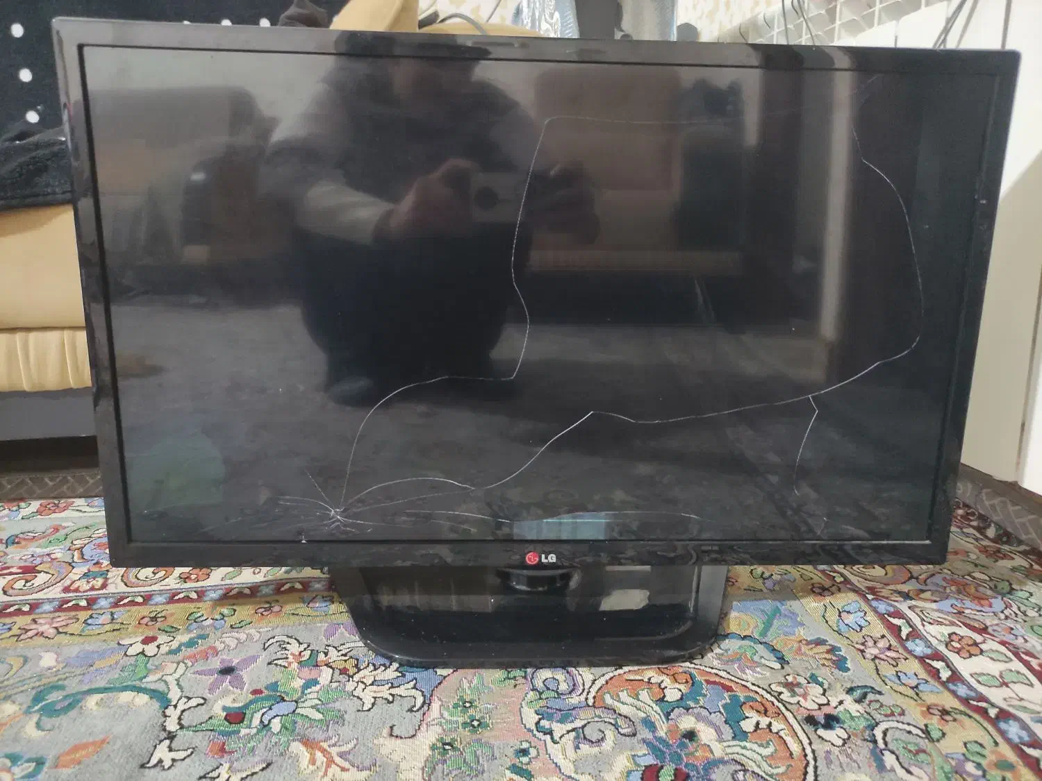 تلویزیون ال ال دی ۳۲ولی نیازتعمیردارد|تلویزیون و پروژکتور|رشت, پیرکلاچای|دیوار