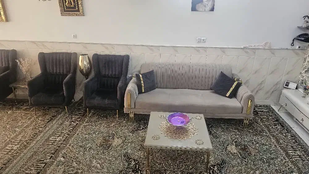 مبل راحتی|مبلمان خانگی و میز عسلی|قم, نخودی|دیوار