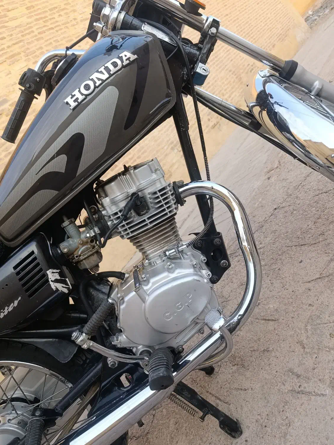 هیرمن ۹۵ در حد|موتورسیکلت|شیراز, سیاه سنگ|دیوار