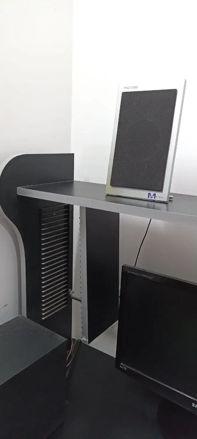 میز تحریروکامپیوتر|میز تحریر و کامپیوتر|شاهین‌شهر, مسکن مهر|دیوار