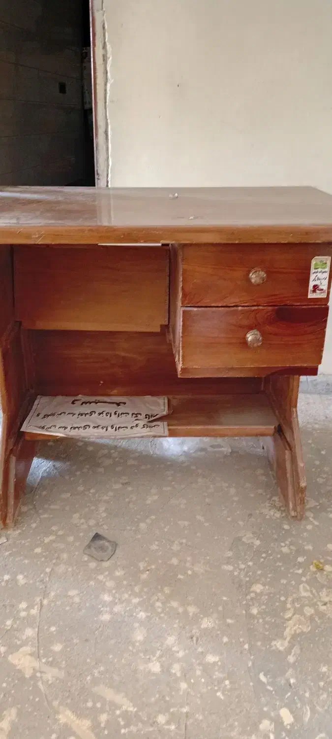 میز تحریر و پاتختی|میز تحریر و کامپیوتر|شیروان (خراسان), |دیوار