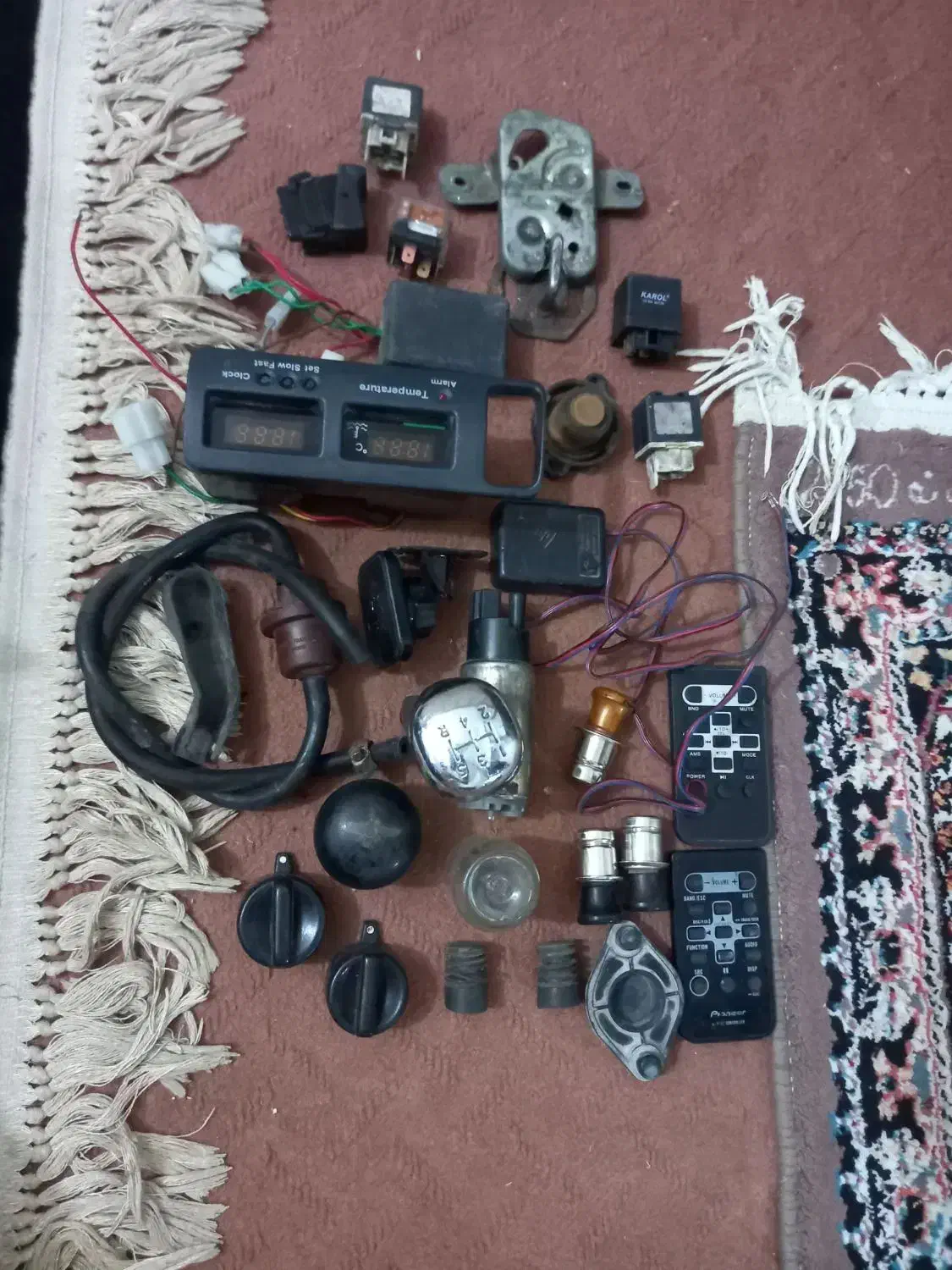 لوازم پراید .اینه مانیتور دار با دوربین دنده عقب.|قطعات یدکی و لوازم جانبی|قم, ولیعصر|دیوار