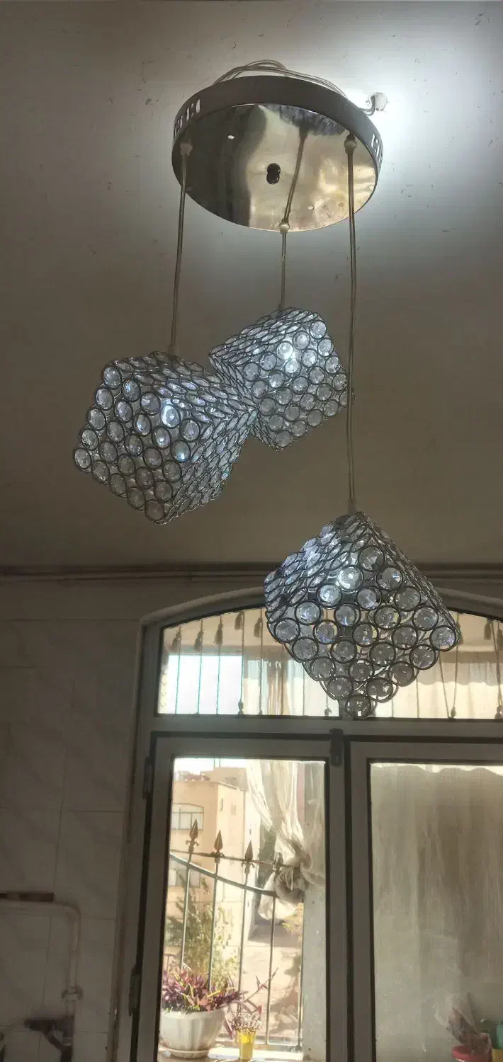 لوستر آویز سه شعله|لوستر و چراغ آویز|قم, پردیسان|دیوار