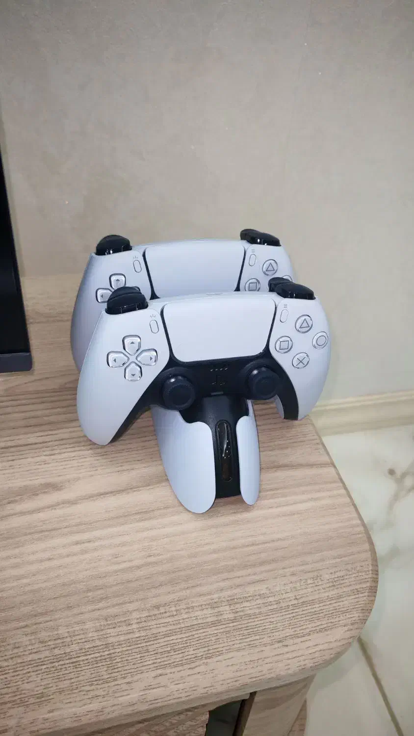 Ps5 دیجیتال نو+دسته اضافه+داک شارژ+بازی|کنسول، بازی ویدئویی و آنلاین|تهران, میدان میوه و ترهبار مرکزی|دیوار