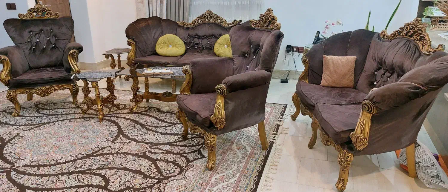 مبل سلطنتی ۷ نفره با میز مبلی و دو میز عسلی|مبلمان خانگی و میز عسلی|رشت, صفاری|دیوار