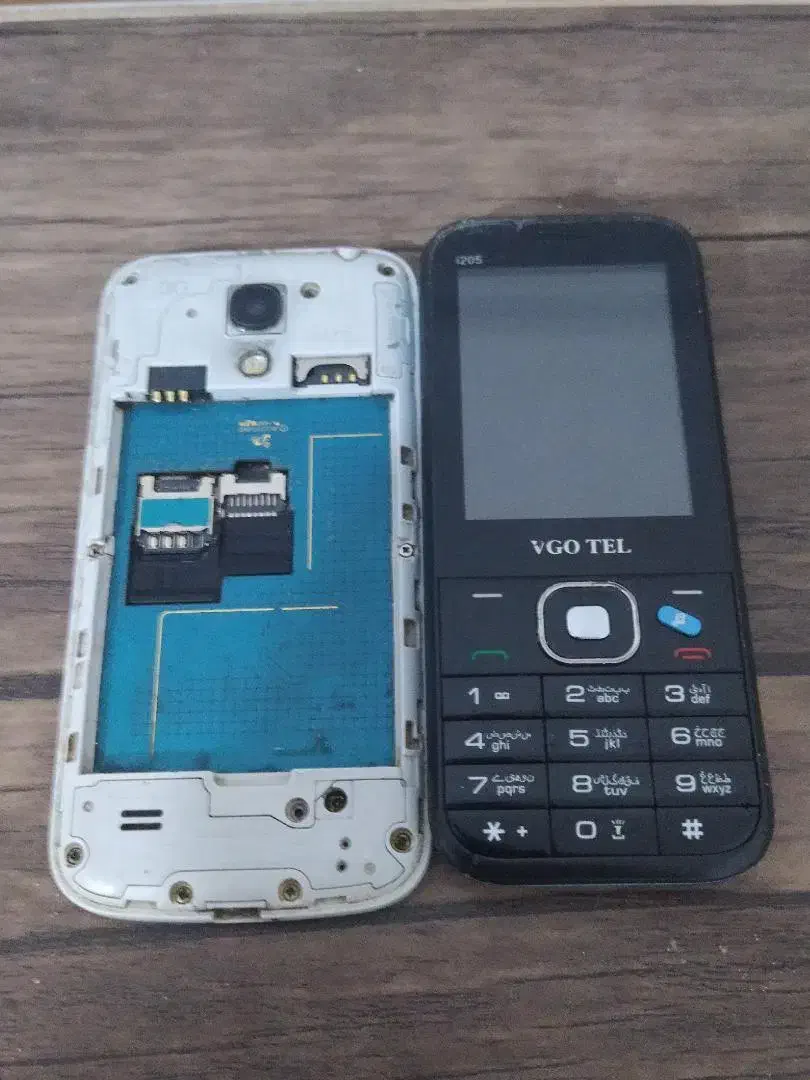 دوتا گوشی نیازمند تغمیر با گوشی ساده معامله میکنم|موبایل|ایرانشهر, |دیوار