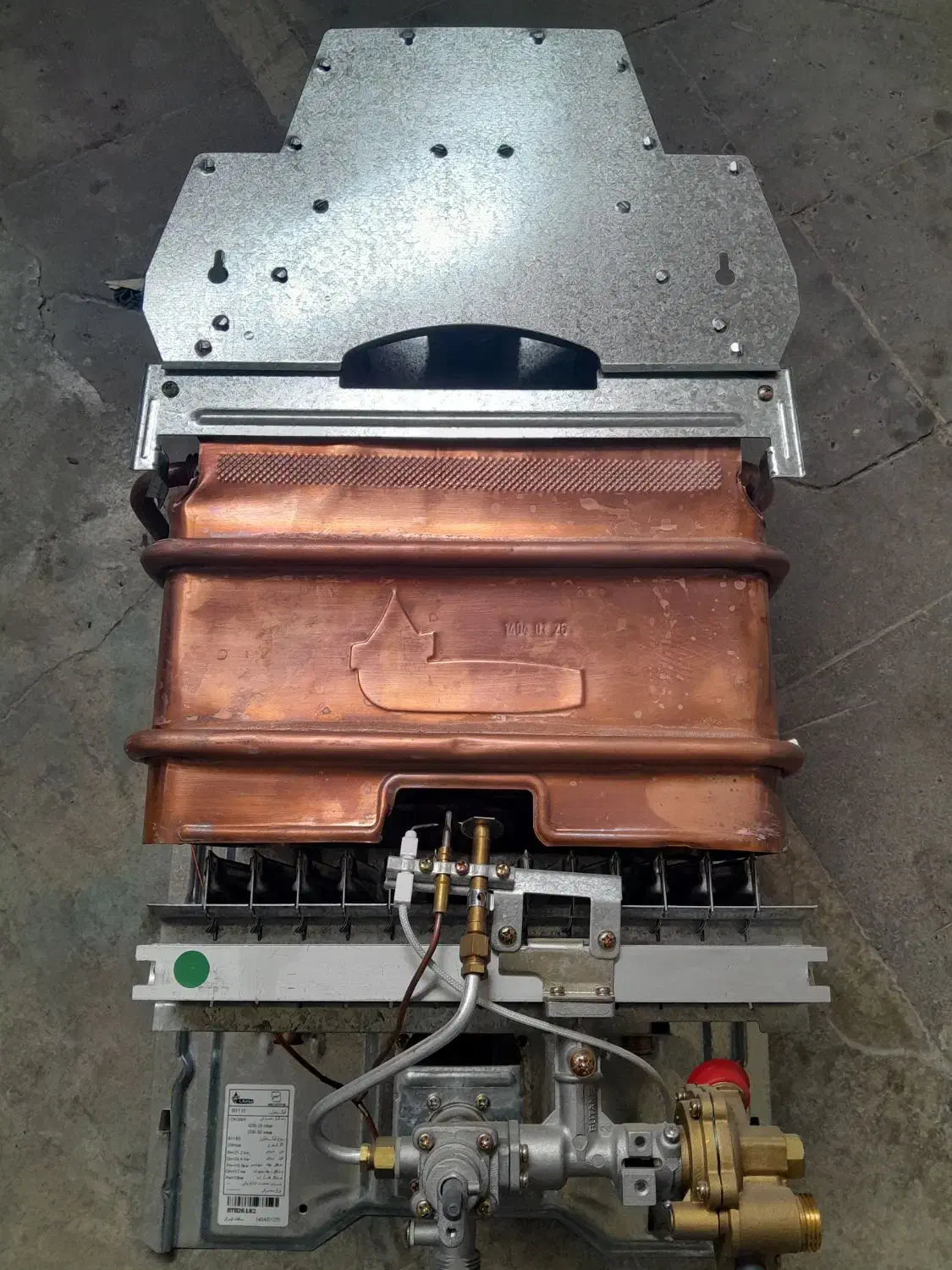 آبگرمکن ۳۱۱۵ بوتان در حد نو نو|آبگرمکن، پکیج، شوفاژ|رشت, معلولین|دیوار