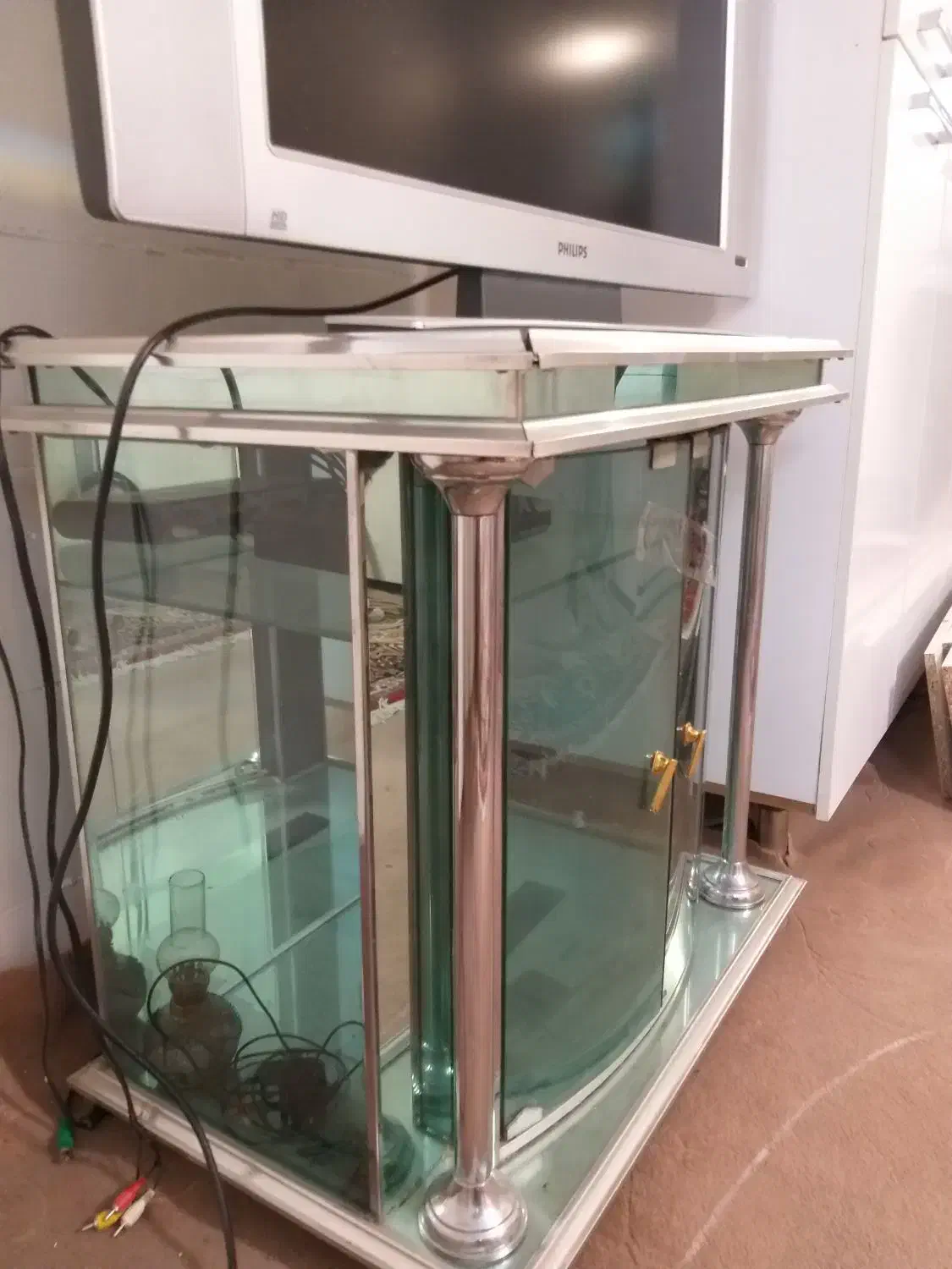 میز کنسول شیشه ای آلومینیومی|بوفه، ویترین، کنسول|نیشابور, شهرک فرهنگیان|دیوار