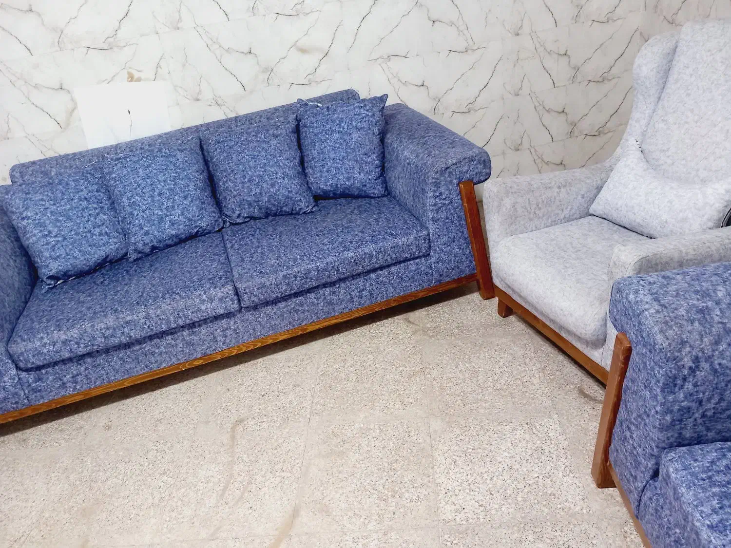 دو مدل مبل چستر در حد نو|مبلمان خانگی و میز عسلی|کوهدشت, |دیوار