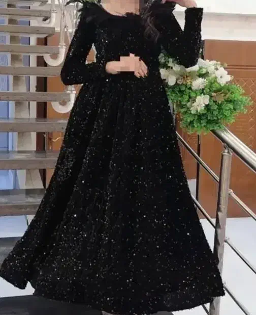 پیراهن مجلسی|لباس|اسفراین, |دیوار