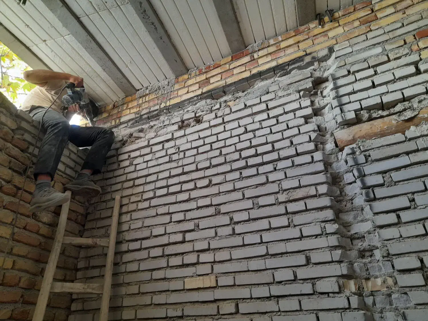 تخریب و بتن کنی کار ماست|خدمات پیشه و مهارت|مرند, |دیوار