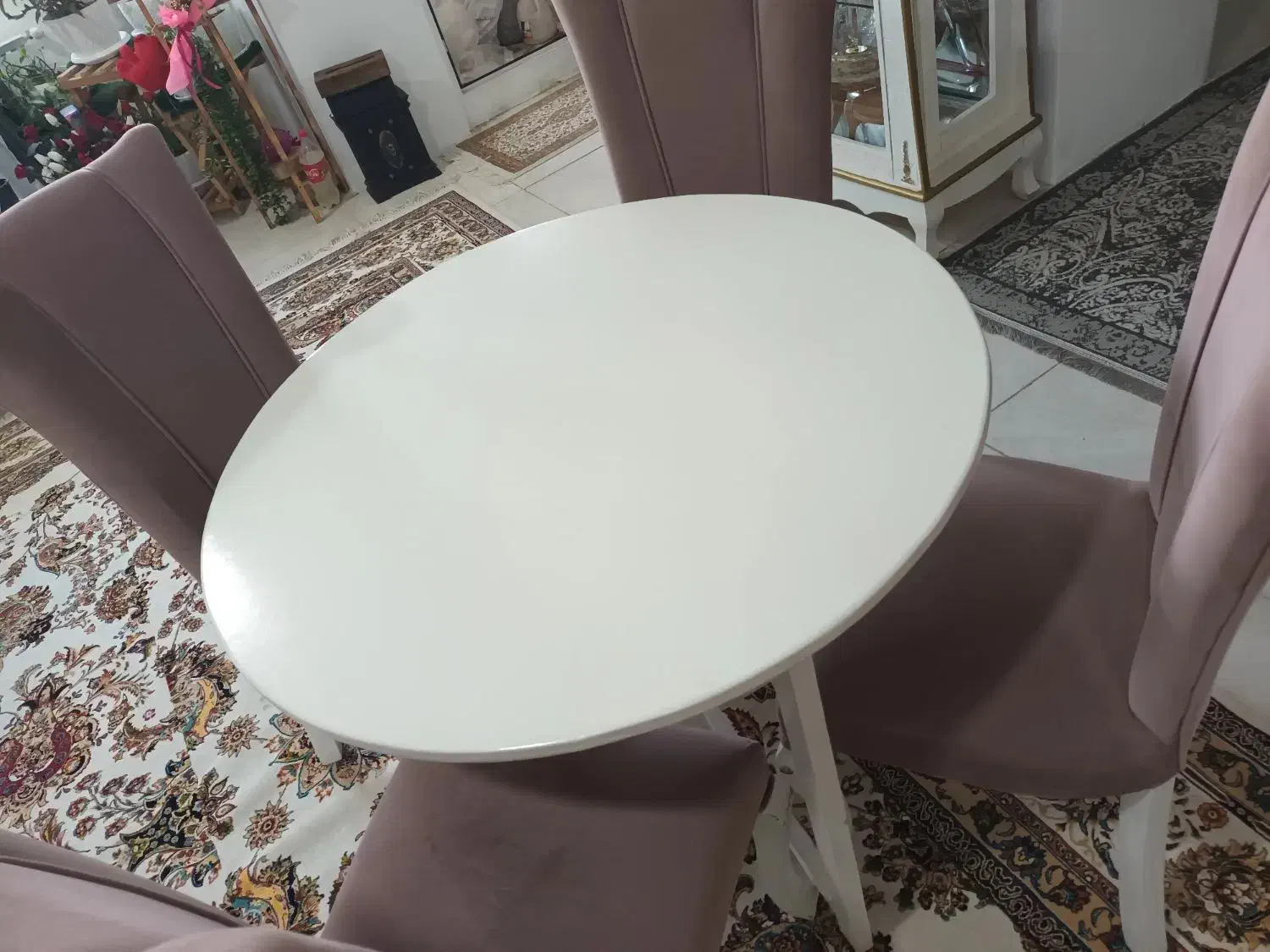 میز نهار خوری چوبی سالم|میز و صندلی غذاخوری|رشت, لاکان|دیوار