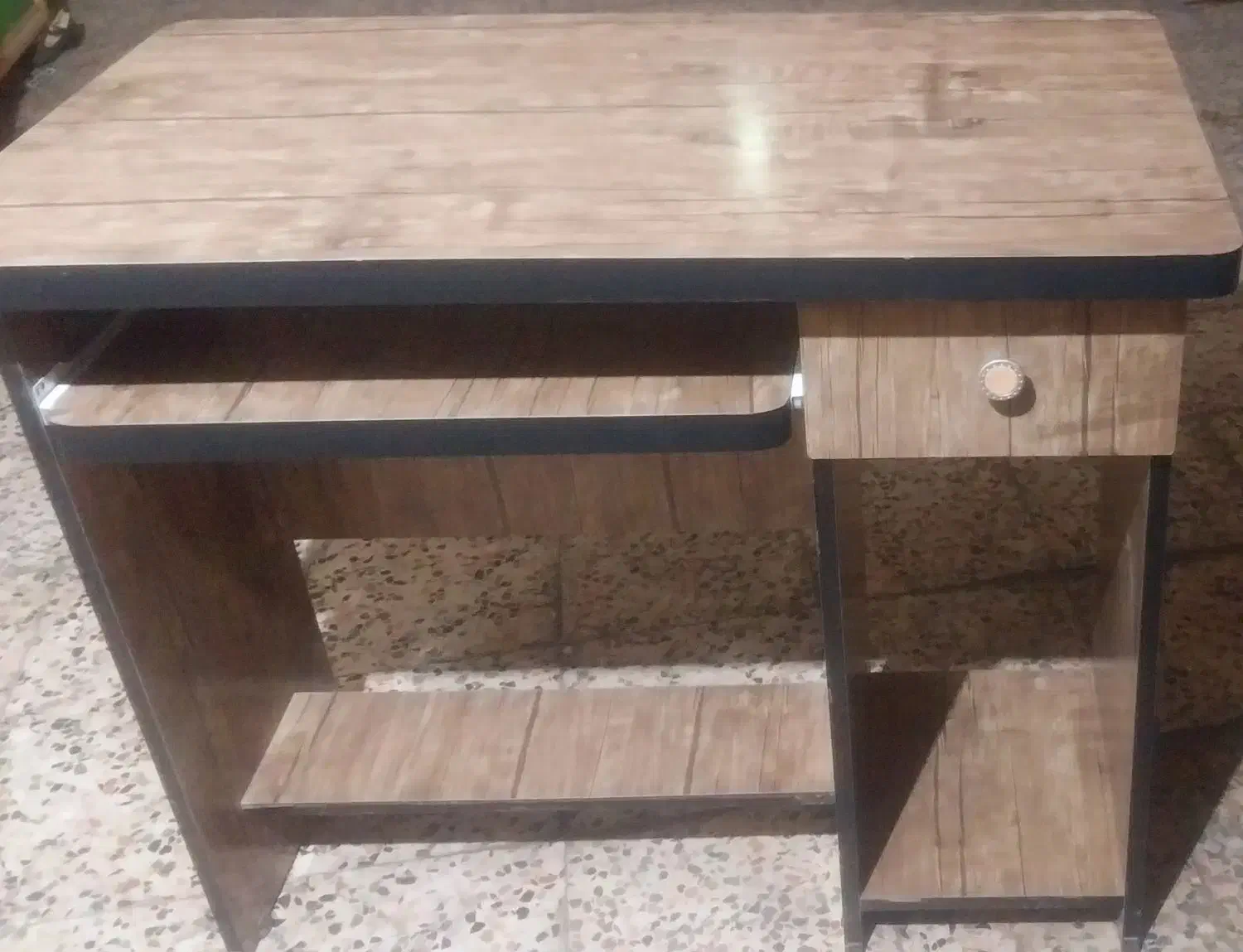 میز تحریر خیلی زیبا وشیک|میز تحریر و کامپیوتر|بندرعباس, |دیوار