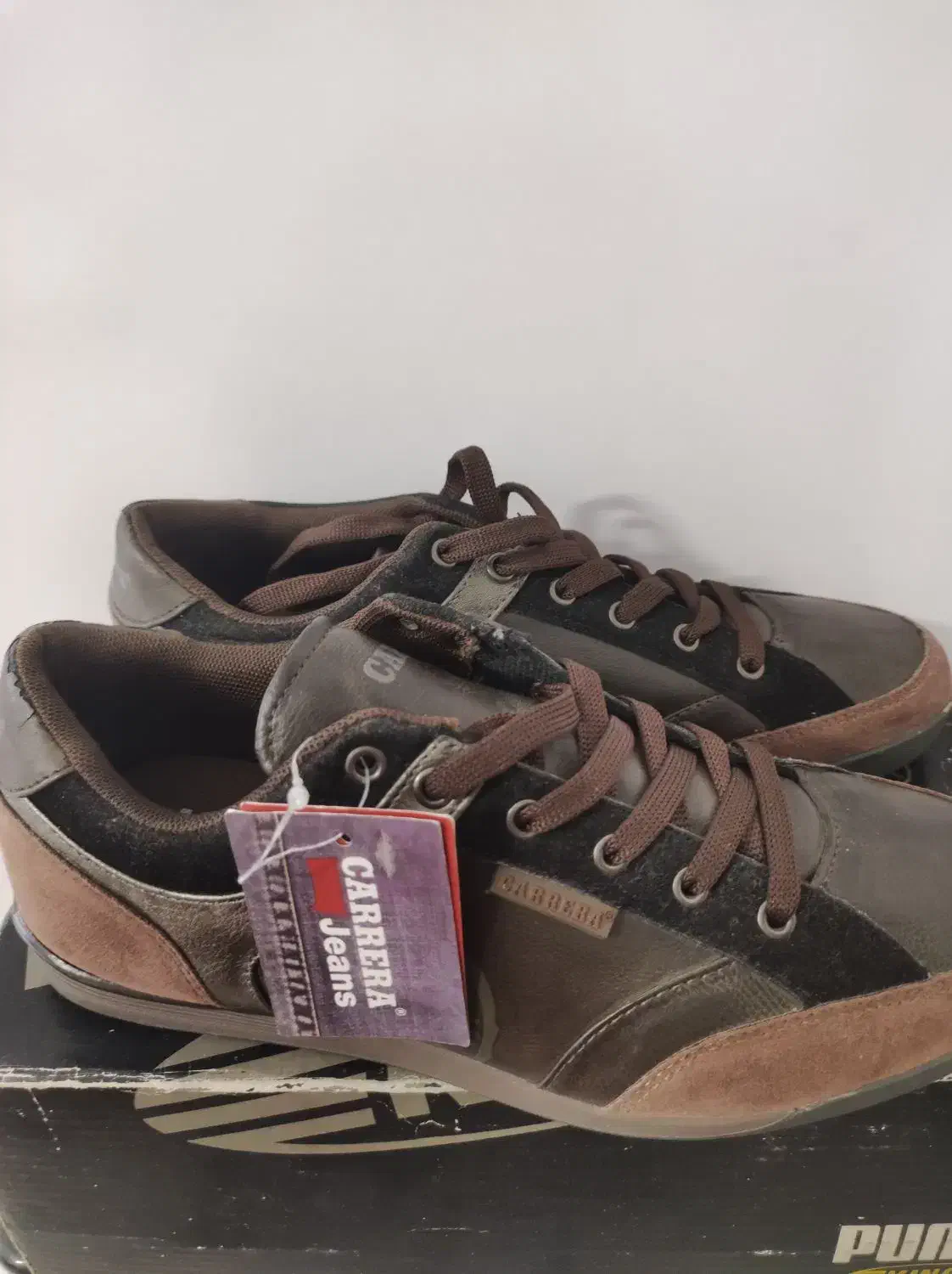 کفش کتونی و یک جفت زنانه چرم|کیف، کفش، کمربند|شاهینشهر, مخابرات (شهید بهشتی)|دیوار