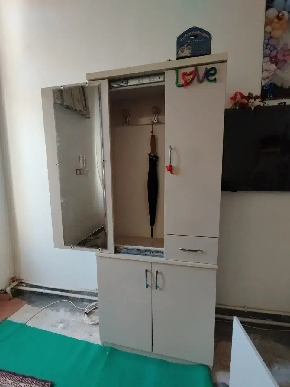 جاکفشی کمدی|جاکفشی، کمد، دراور|اردبیل, |دیوار