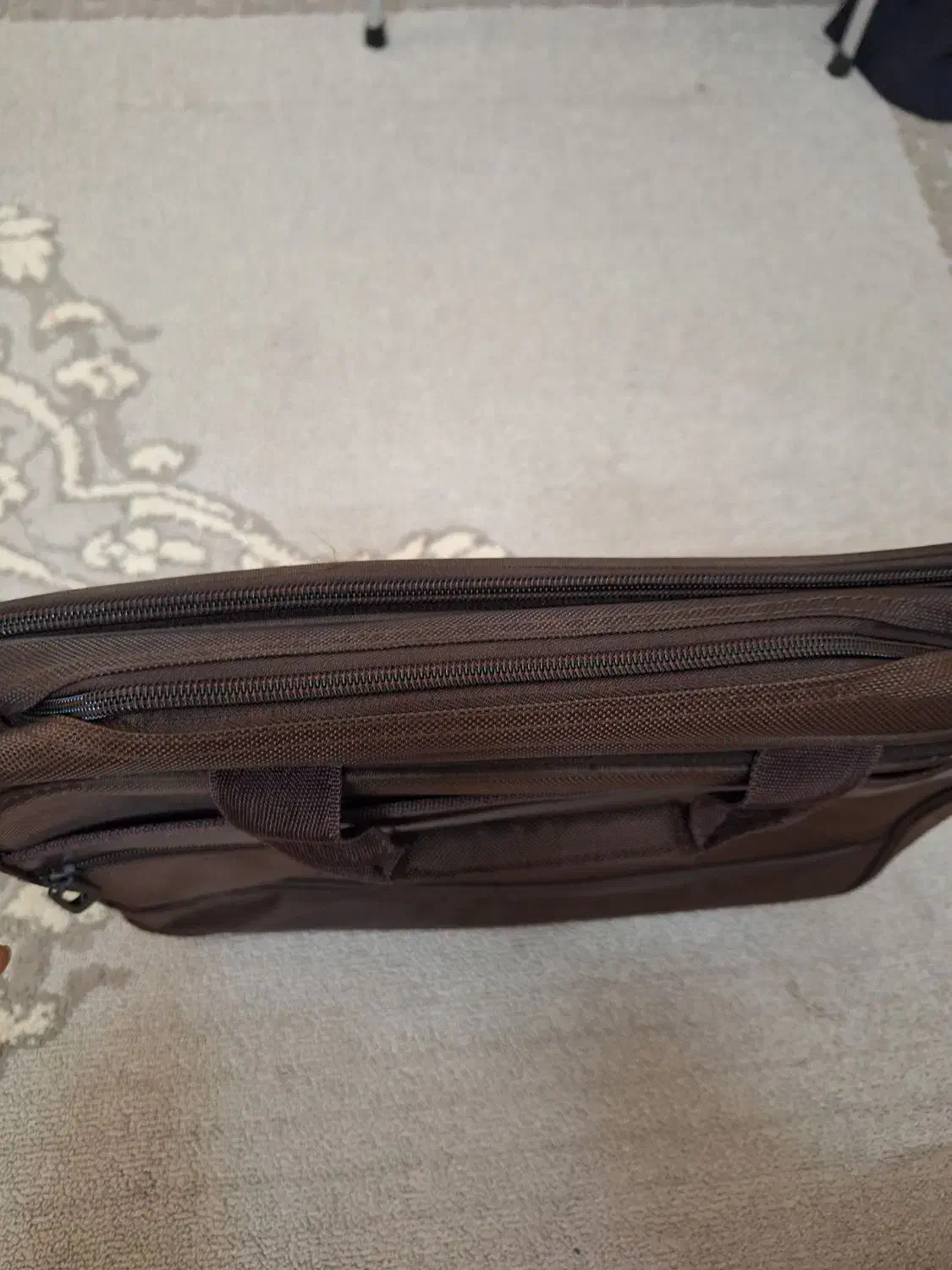 کیف دانشجویی|کیف، کفش، کمربند|ری, شهادت|دیوار