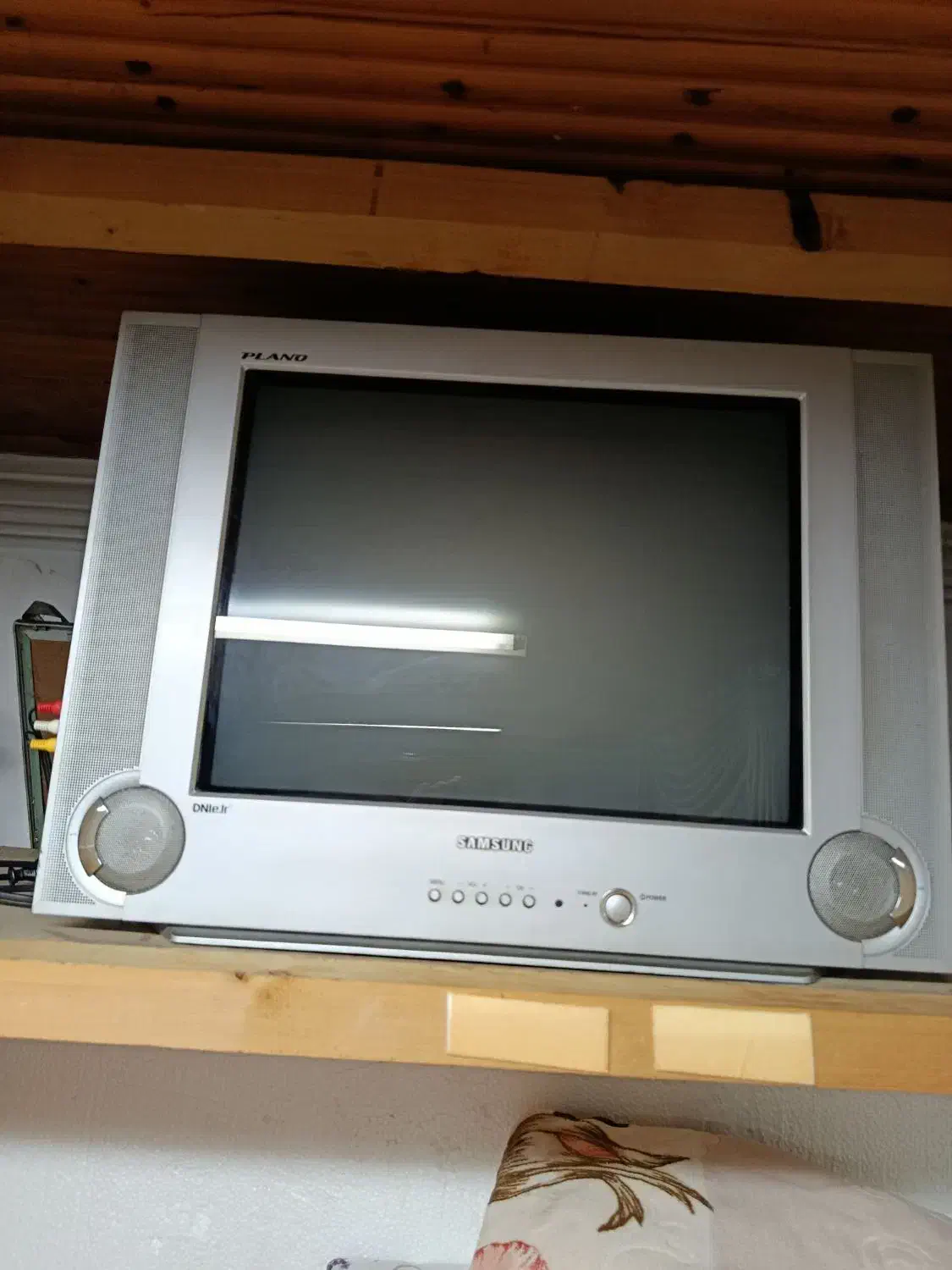 تلویزیون رنگی صفحه تخت با دستگاه گیرنده دیجیتال|تلویزیون و پروژکتور|رودسر, |دیوار