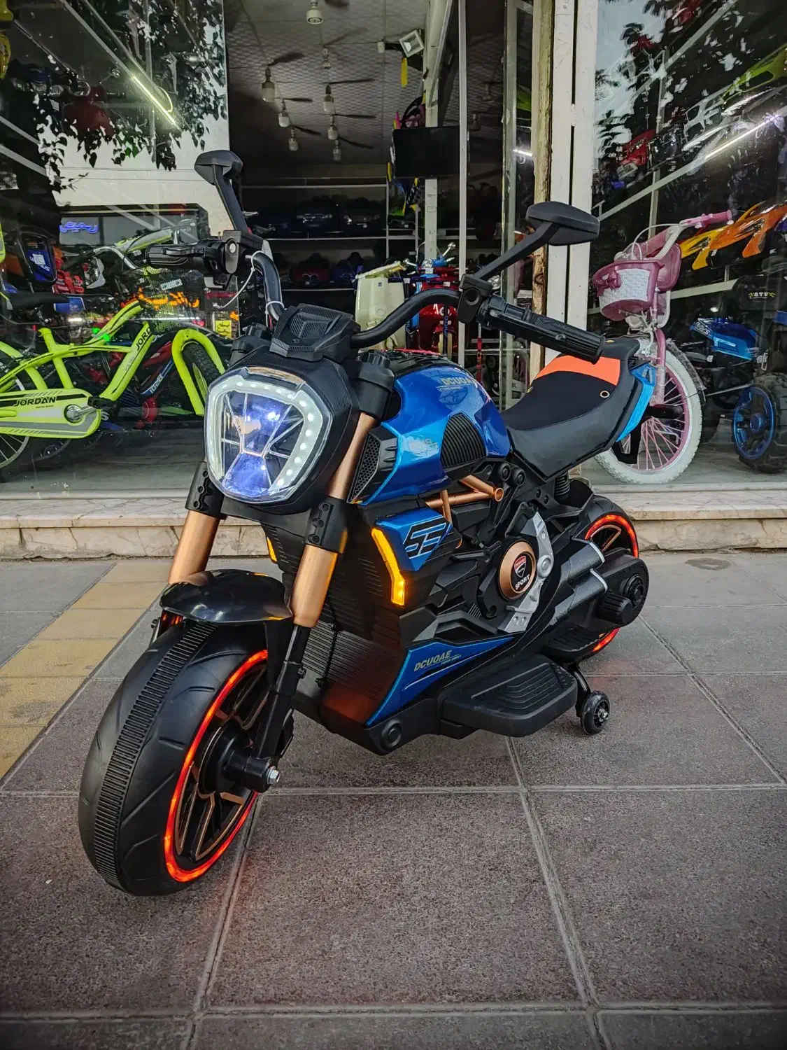 موتور شارژی دوکاتی رینگ لایت|اسباببازی بچه|مشهد, مصلی (کارمندان اول)|دیوار