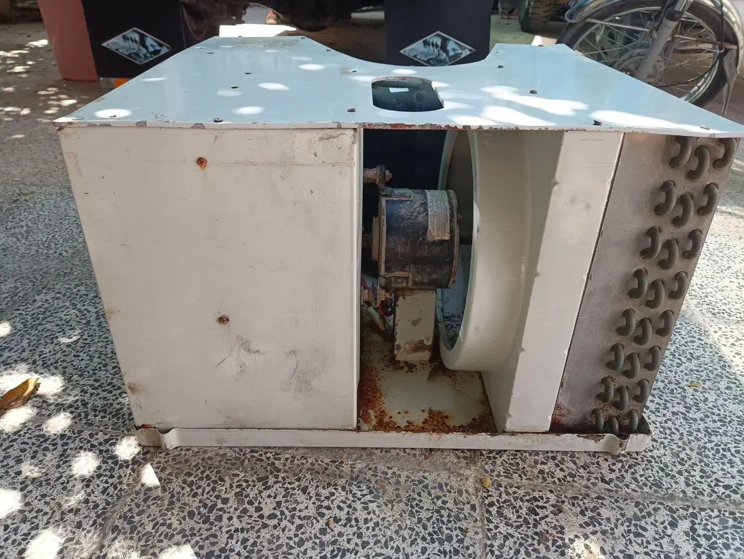 کولر پنجره ای|کولر گازی و فن‌کوئل|بندر گناوه, |دیوار