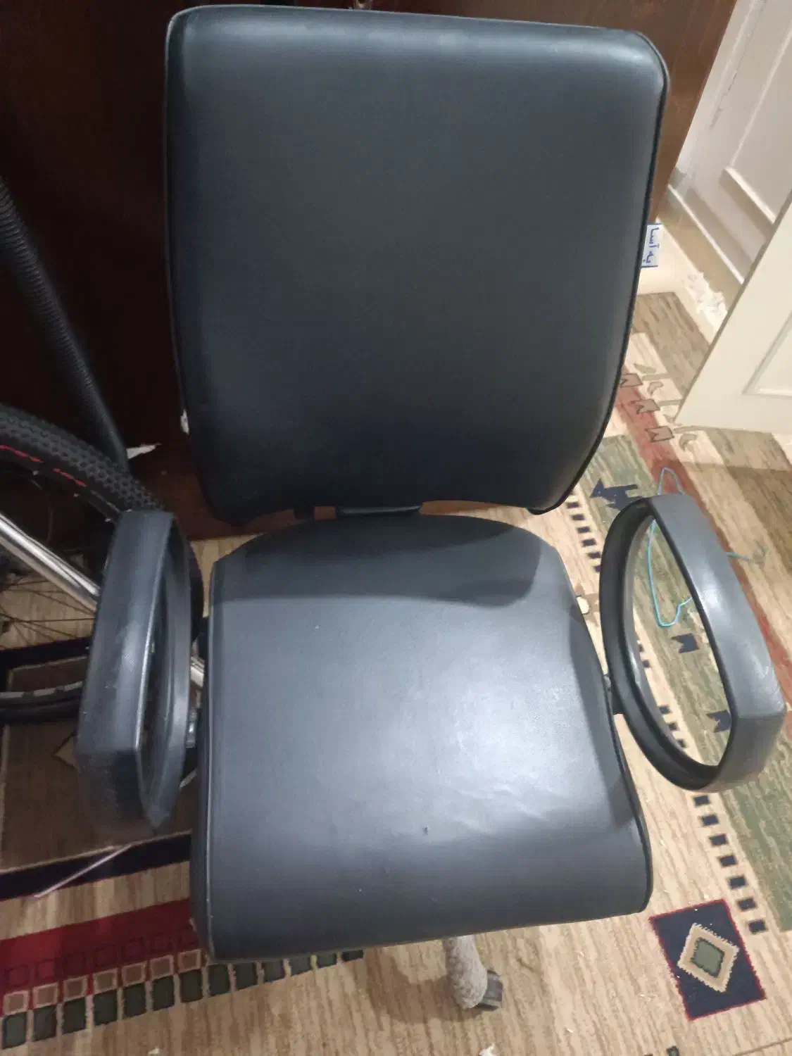 دو عدد صندلی چرخدار|صندلی و نیمکت|بندرعباس, |دیوار