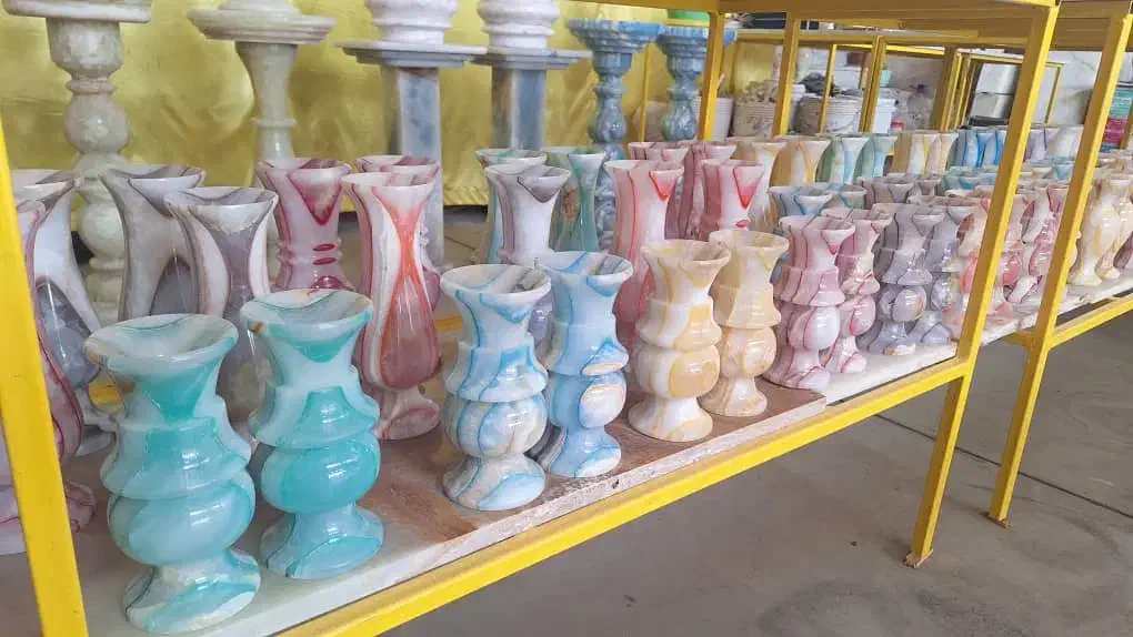 گلدان سنگی|صنایع دستی و سایر لوازم تزئینی|تهران, محمودیه|دیوار