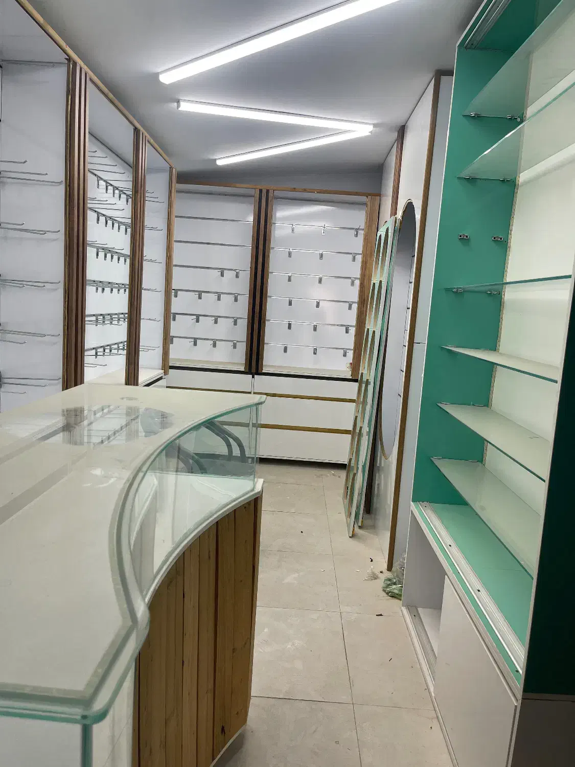 اجاره اتاق در سالن آرایشگاه|اجارهٔ مغازه و غرفه|تهران, سازمان برنامه جنوبی|دیوار