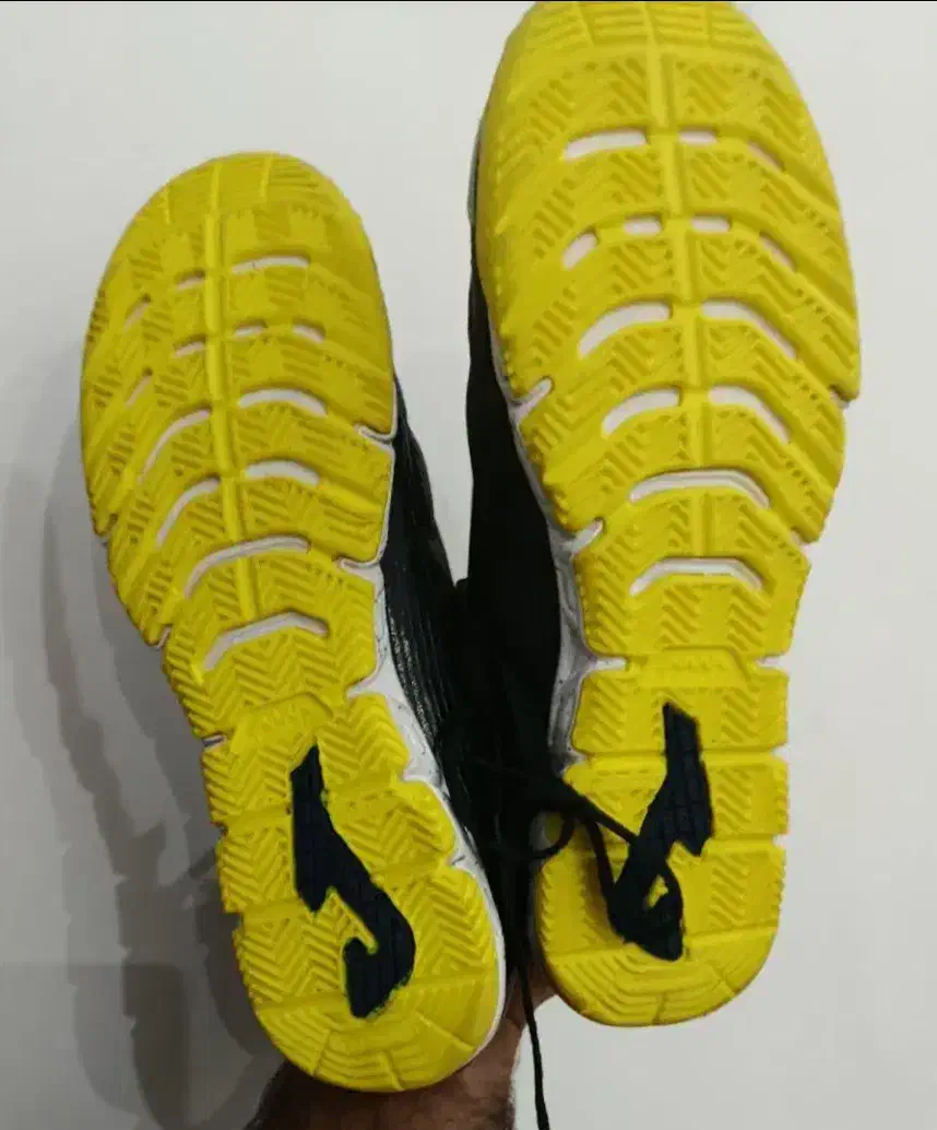 کفش ورزشی فوتسال|کیف، کفش، کمربند|سوسنگرد, |دیوار