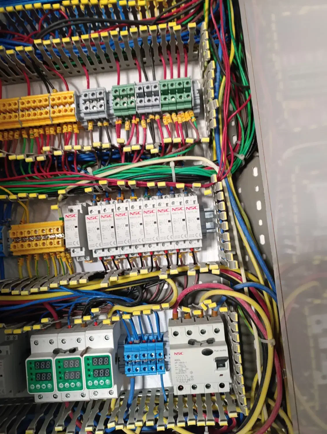 برقکار ساختمان نصب لاین نوری لاینر هوشمند سازی|خدمات پیشه و مهارت|بوشهر, |دیوار