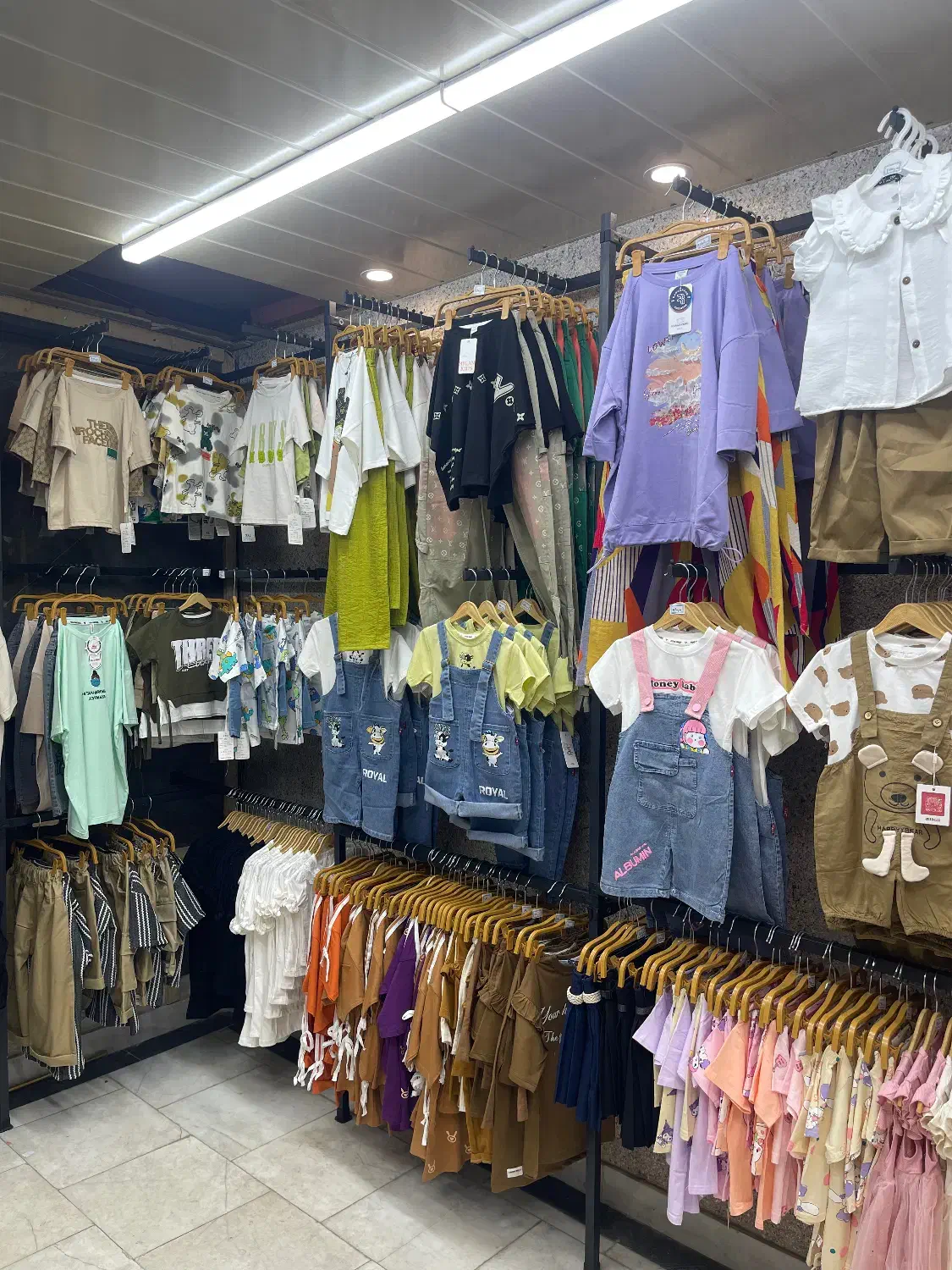 فروش فوری به قیمت فاکتور|کفش و لباس بچه|تنکابن, |دیوار