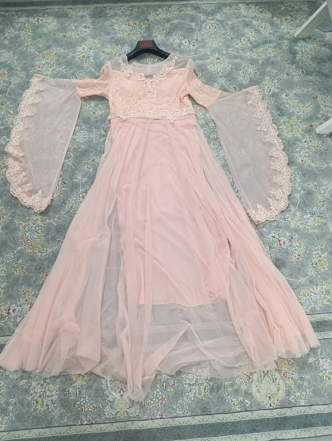 لباس مجلسی|لباس|چهارباغ, |دیوار