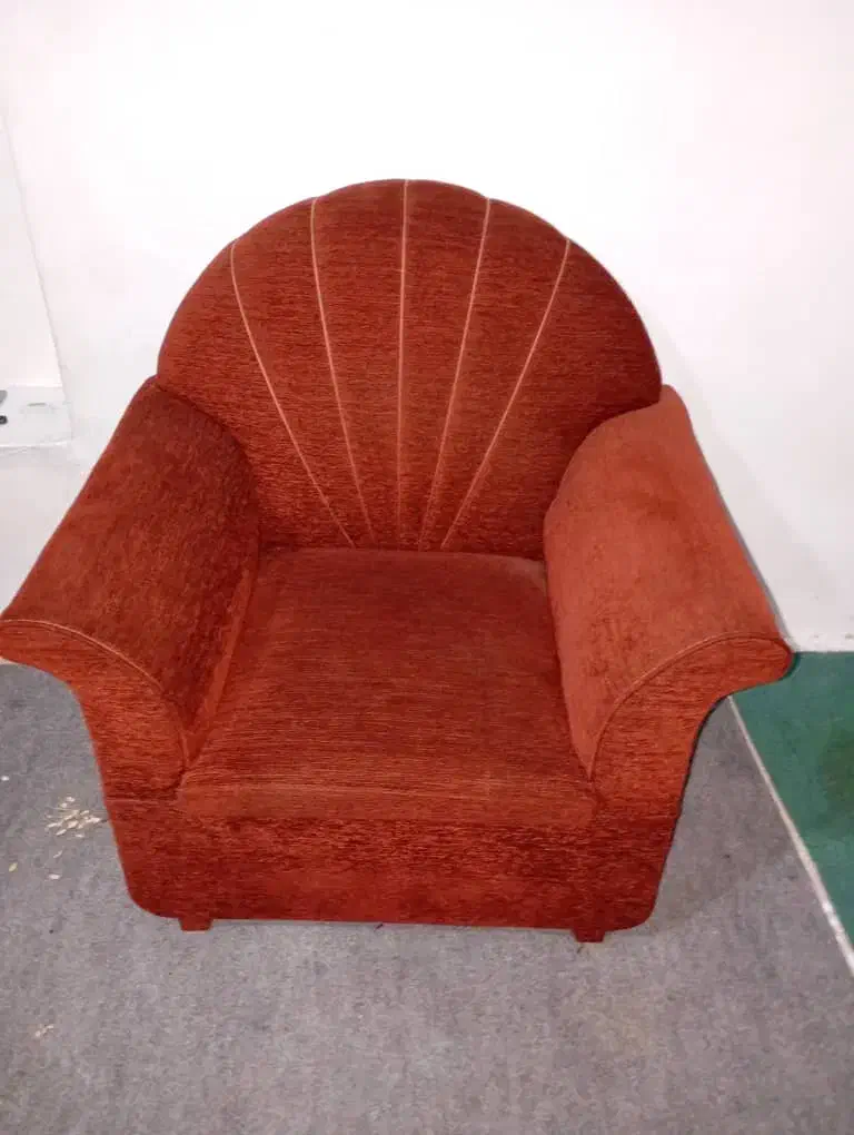 مبل راحتی|مبلمان خانگی و میز عسلی|میانه, |دیوار