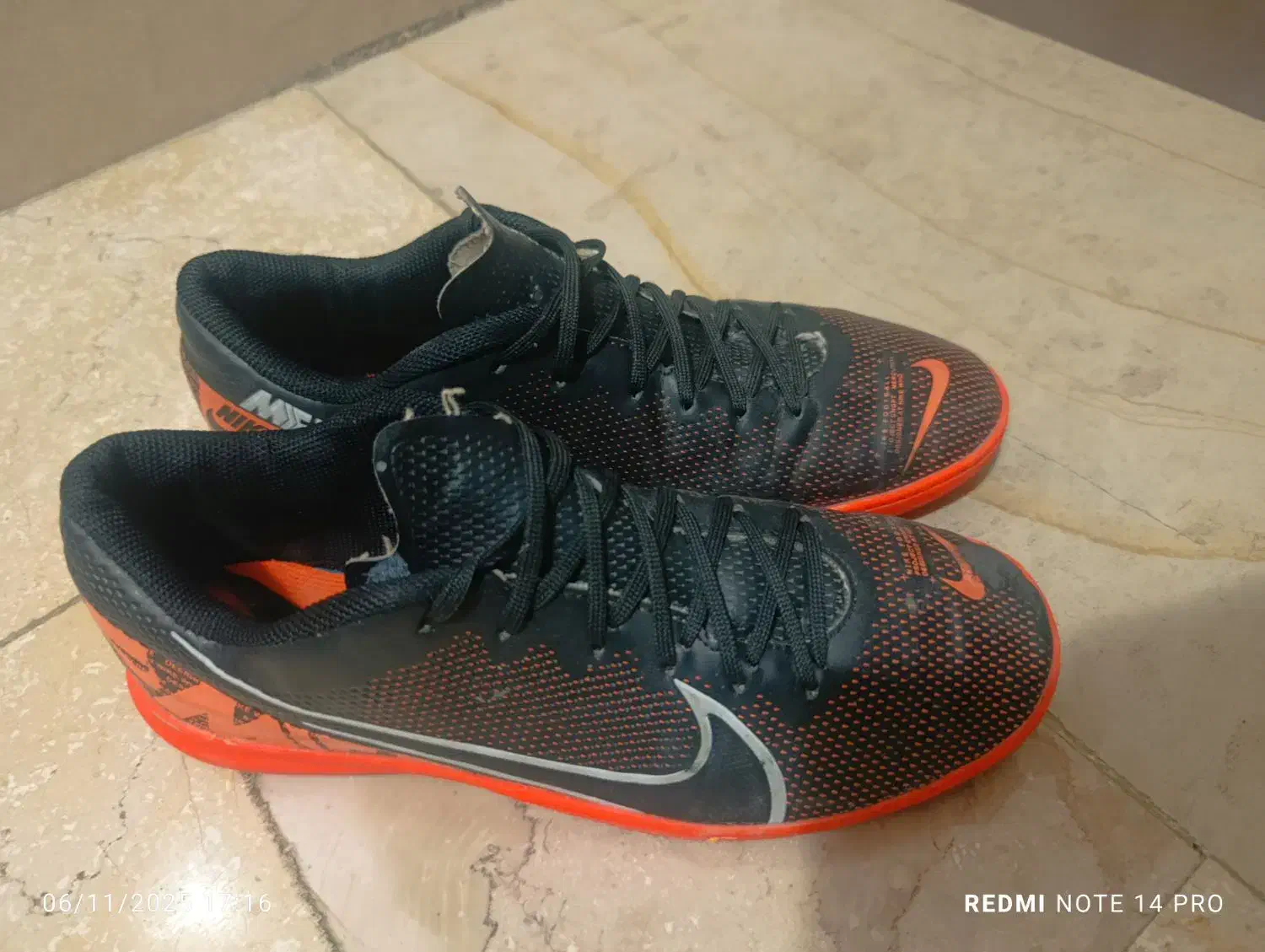 کفش فوتسالی|کیف، کفش، کمربند|نسیمشهر, |دیوار