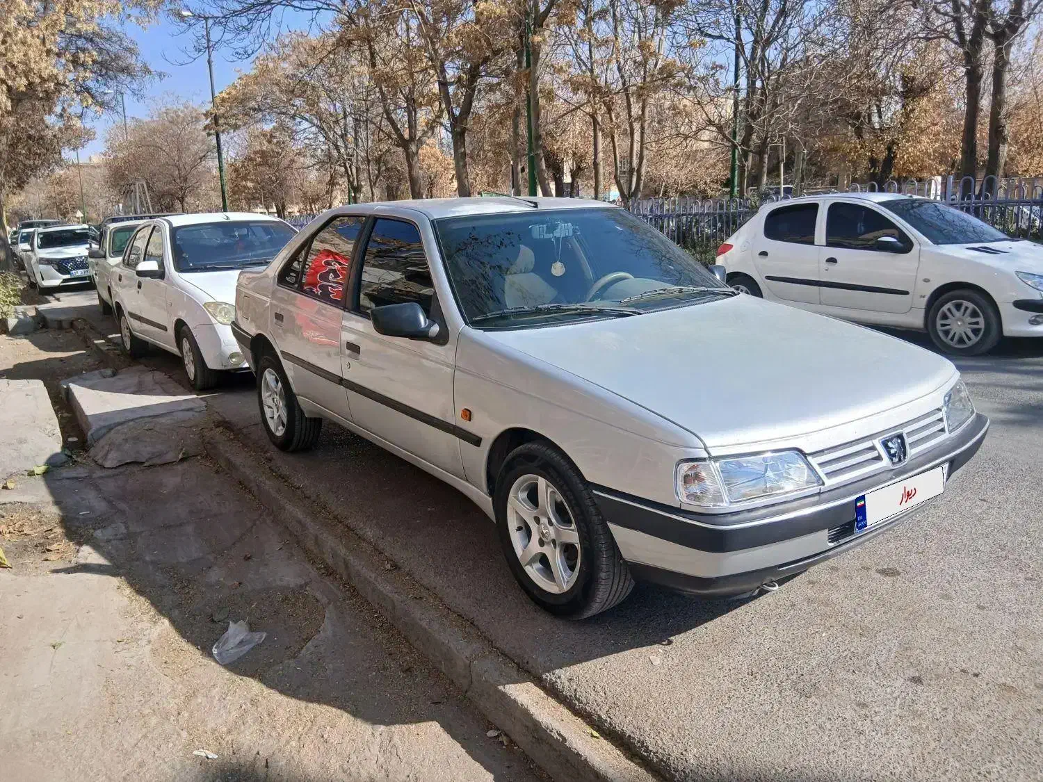 پژو ۴۰۵ نقره ای|خودرو سواری و وانت|شهرکرد, |دیوار