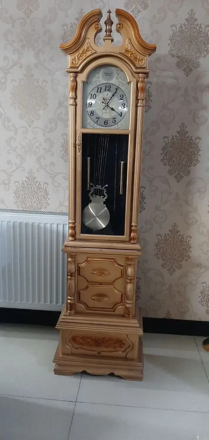 ساعت ایستاده|ساعت دیواری و تزئینی|اصفهان, کوی راه حق|دیوار