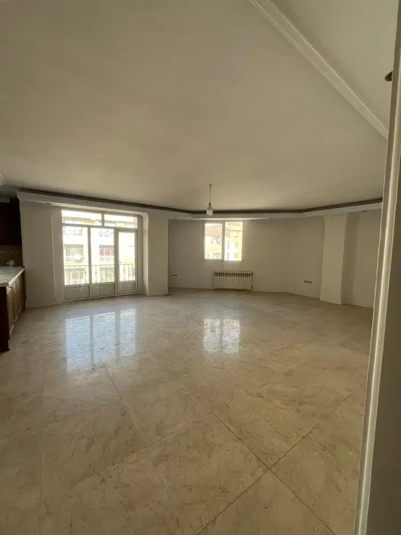 شهرک هما/آذری/۱۳۲متر ۲خواب/نوساز/تخلیه