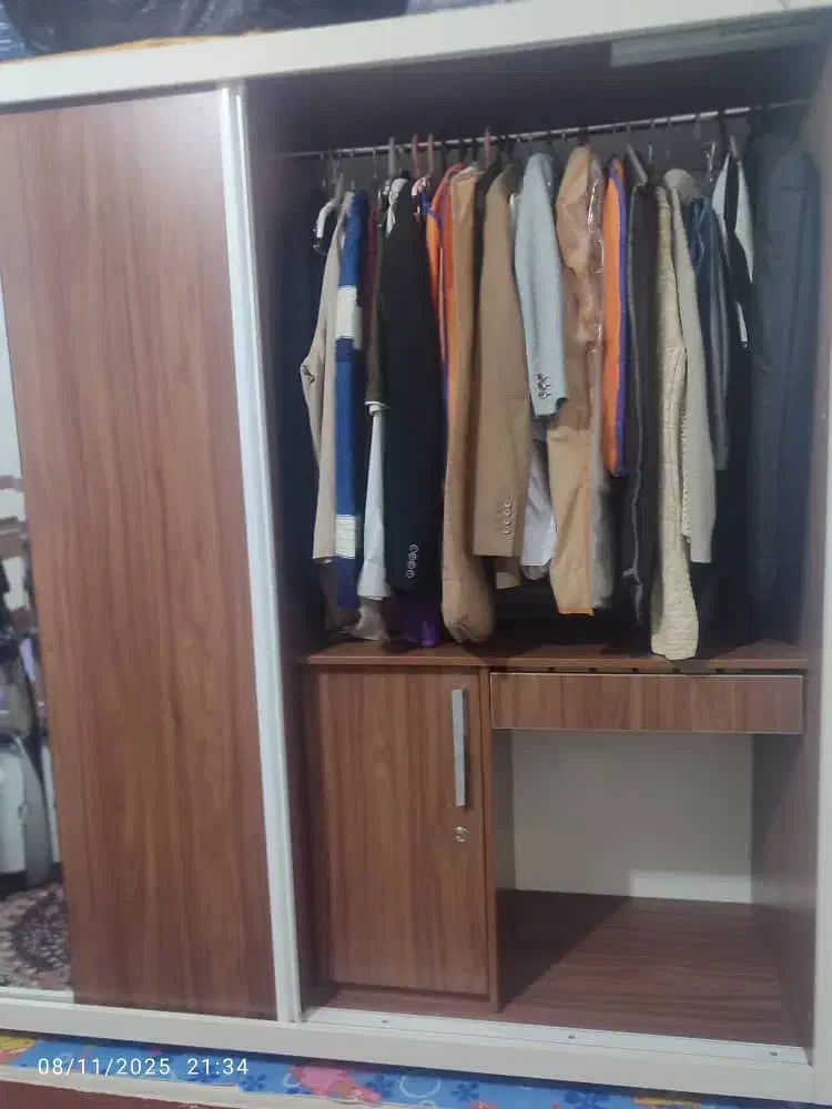 یک عددکمدلباس|جاکفشی، کمد، دراور|نقده, |دیوار