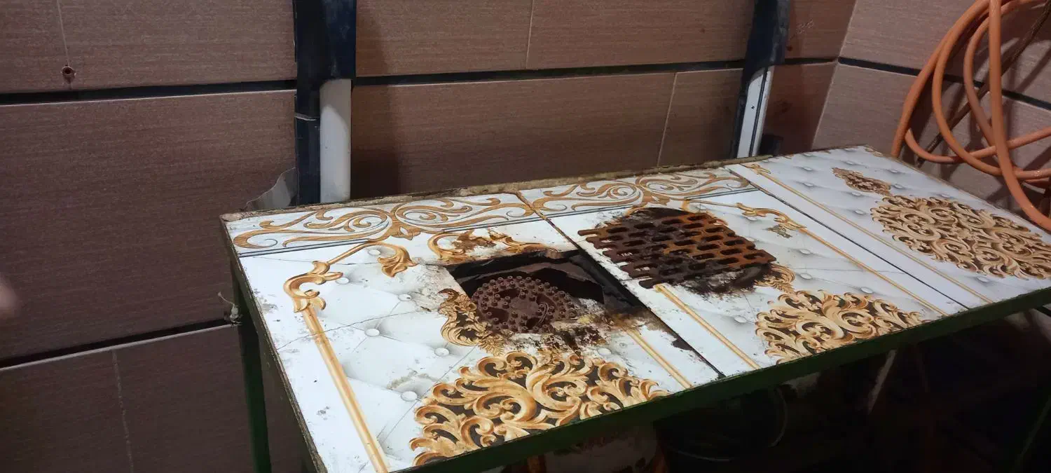 میز آهنی|میز و صندلی غذاخوری|اهواز, زندوکیلی|دیوار