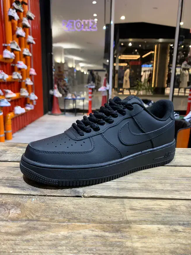 نایک ایرفورس ویتنام سایز ۴۰ و ۴۲|کیف، کفش، کمربند|اصفهان, شهرک کاوه|دیوار