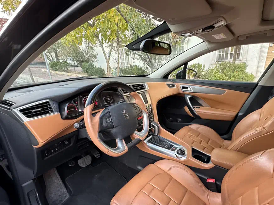 دی اس ۶ مدل ۲۰۱۷ کارکرد ۸۴هزار. مشابه نو|خودرو سواری و وانت|تهران, سعادتآباد|دیوار