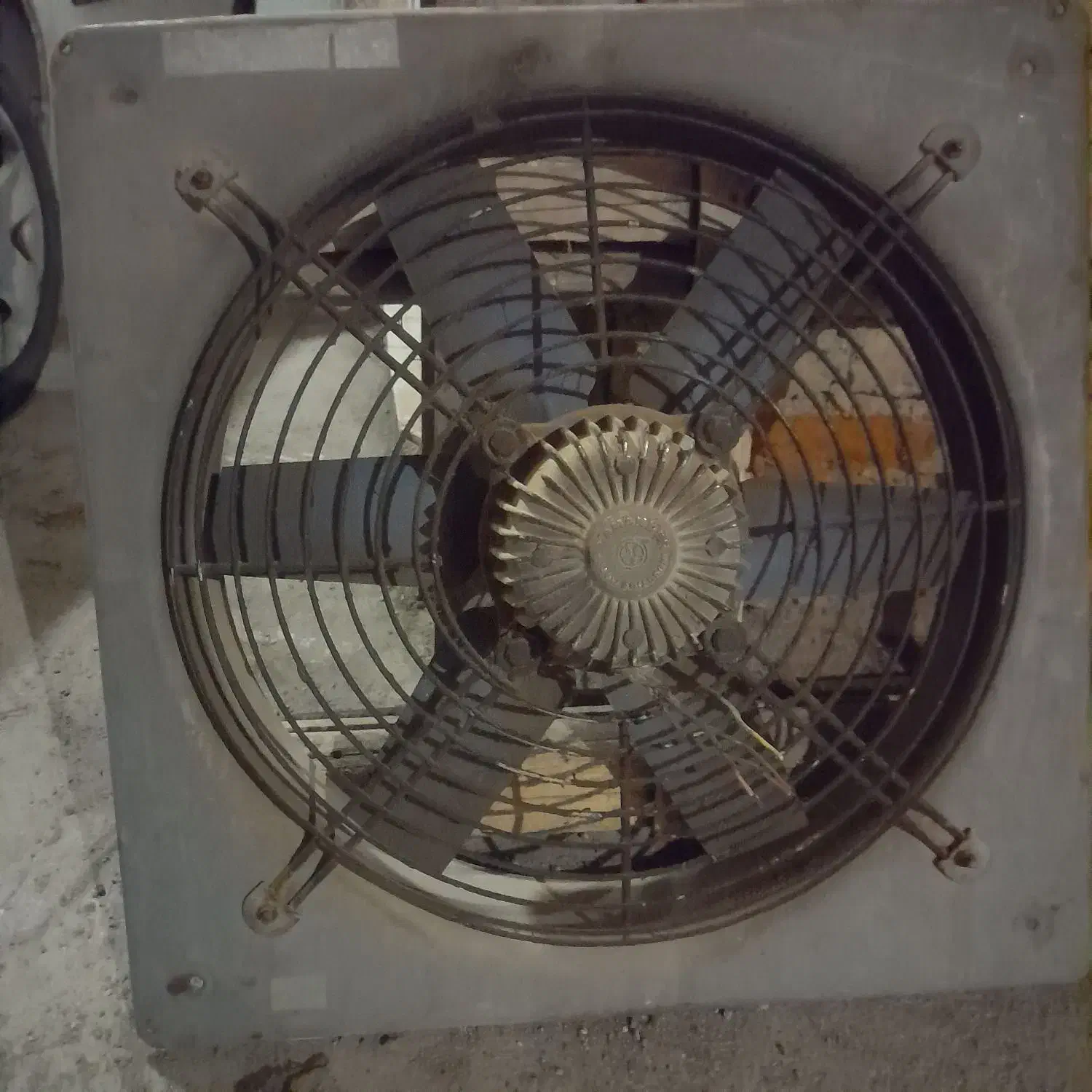 هواکش|پنکه و تصفیه‌کنندهٔ هوا|قره ضیاالدین, |دیوار