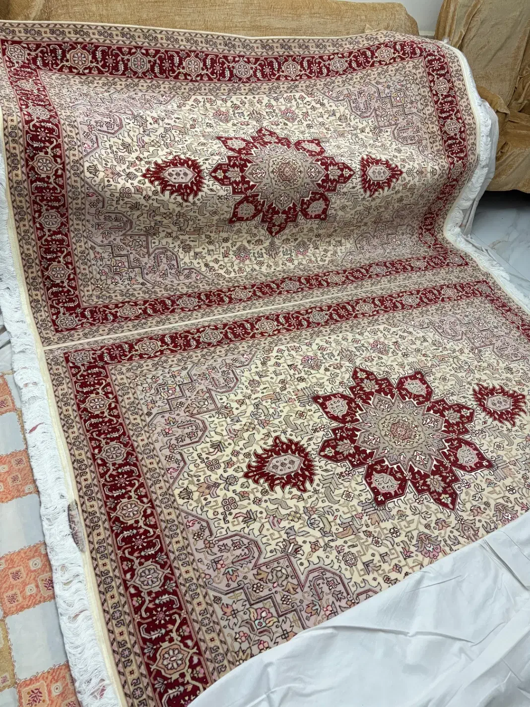 فرش جفت به هم چسبیده هریس|فرش|تهران, نیلوفر|دیوار